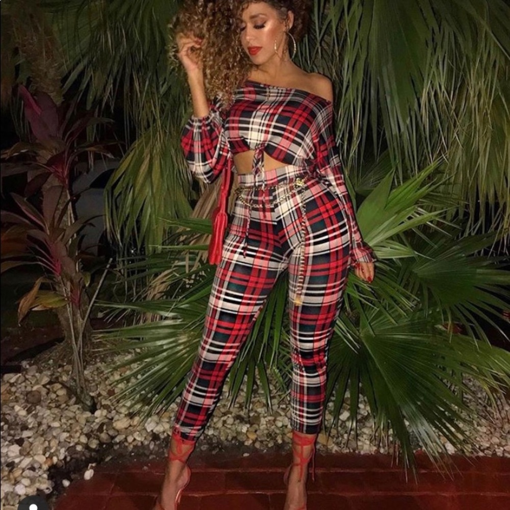 Red plaid two piece fit
